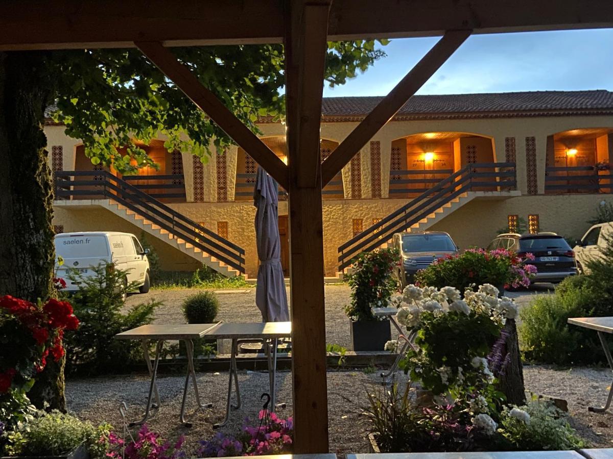 Logis L'Auberge du Gros Silly-sur-Nied Exterior foto