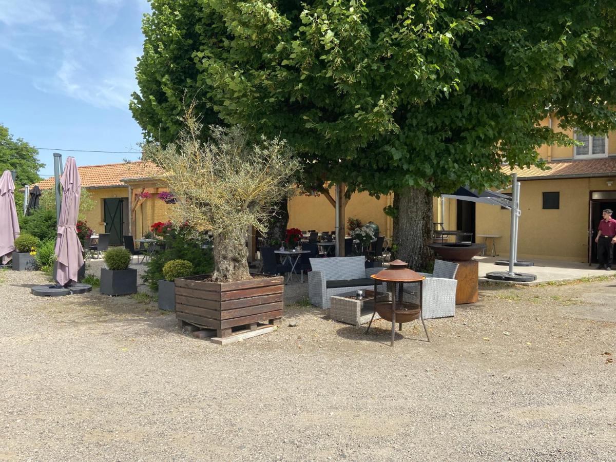 Logis L'Auberge du Gros Silly-sur-Nied Exterior foto
