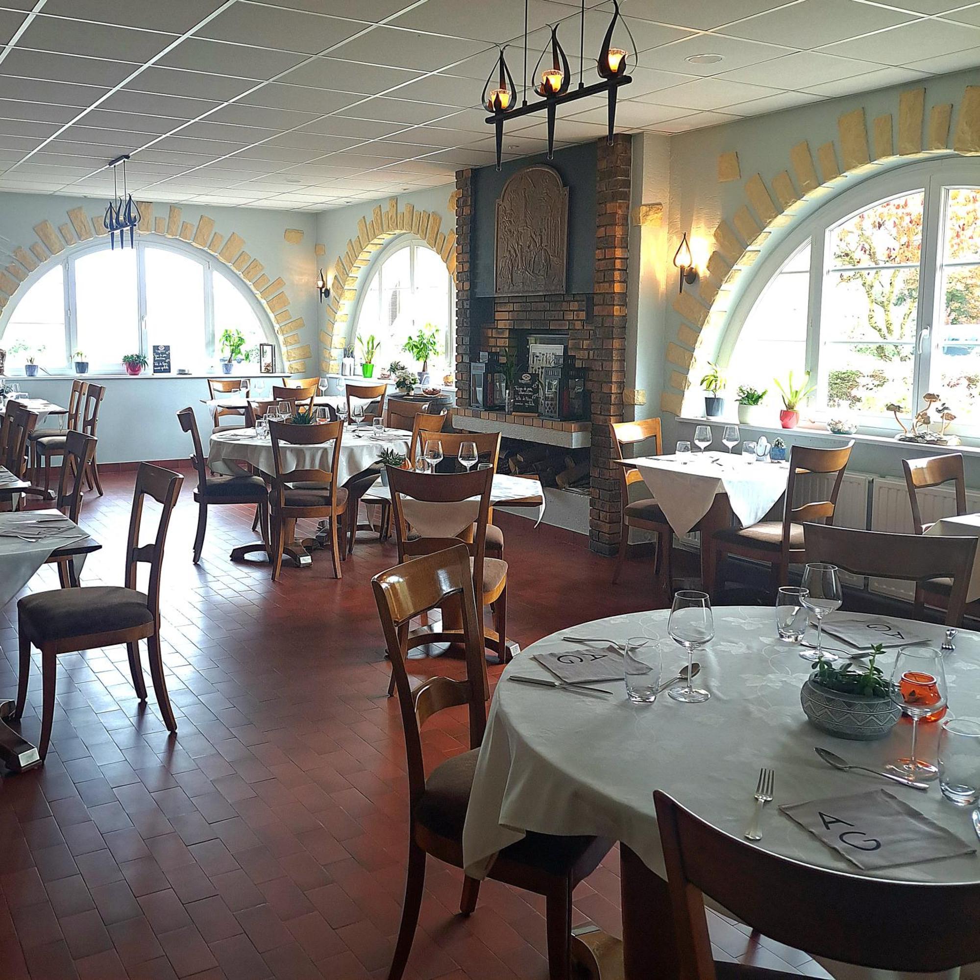Logis L'Auberge du Gros Silly-sur-Nied Exterior foto