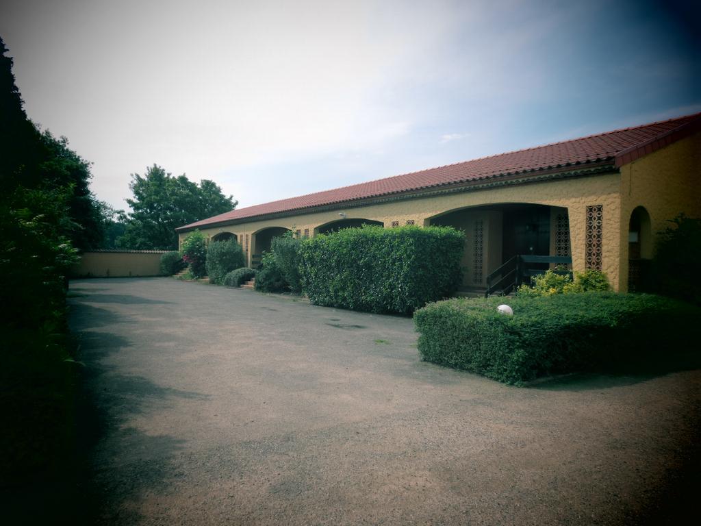 Logis L'Auberge du Gros Silly-sur-Nied Exterior foto