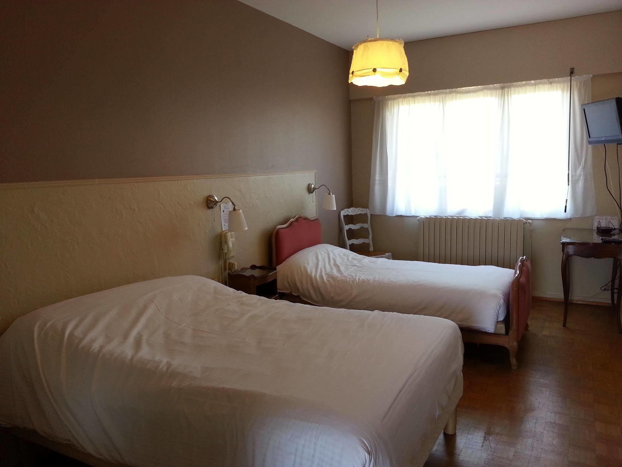 Logis L'Auberge du Gros Silly-sur-Nied Exterior foto