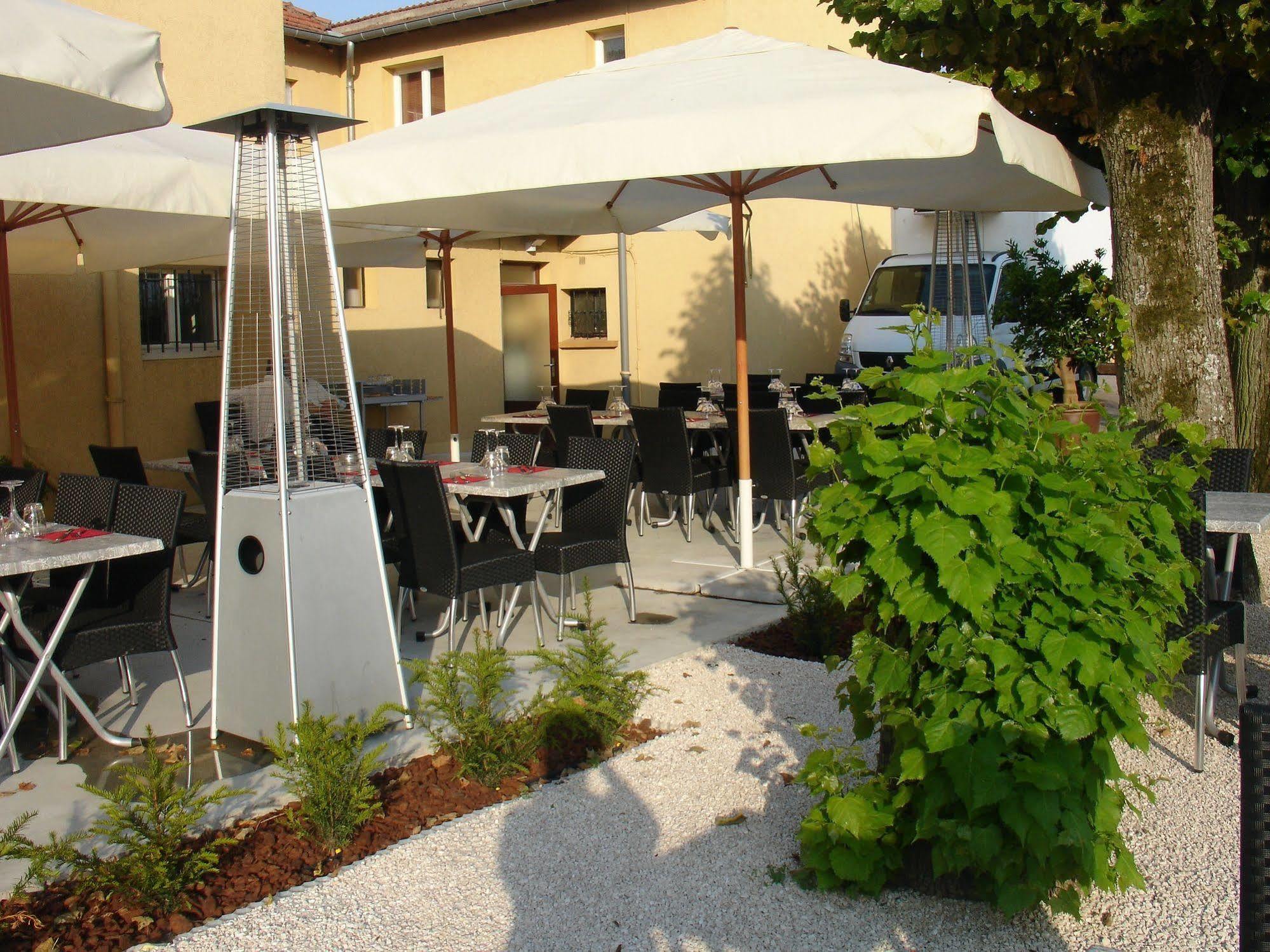 Logis L'Auberge du Gros Silly-sur-Nied Exterior foto