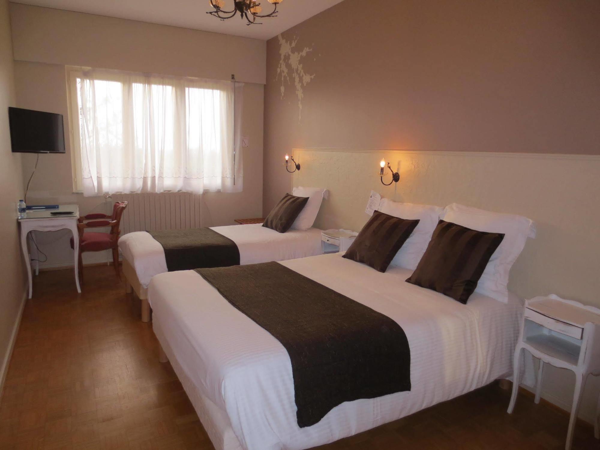 Logis L'Auberge du Gros Silly-sur-Nied Exterior foto