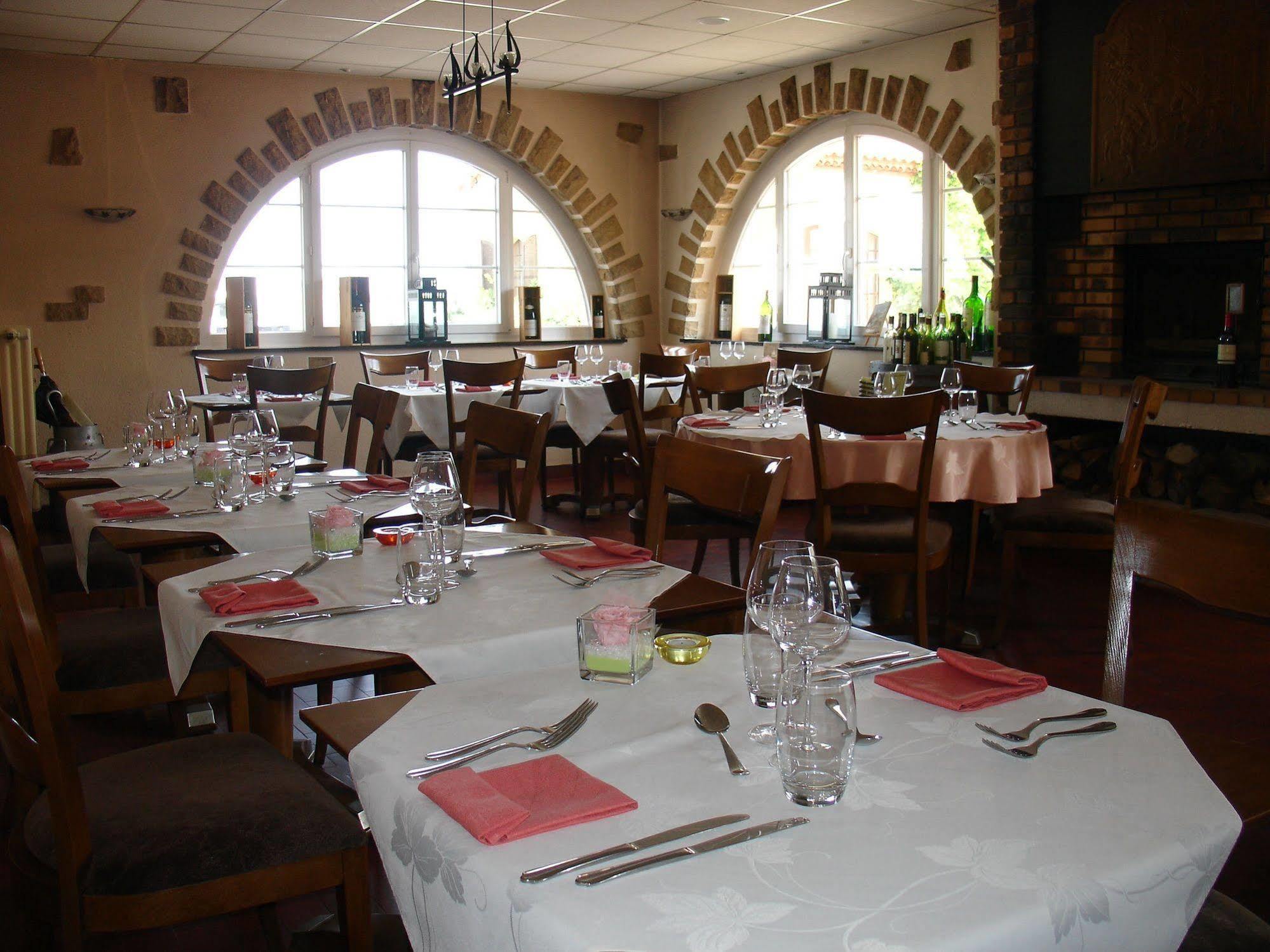 Logis L'Auberge du Gros Silly-sur-Nied Exterior foto